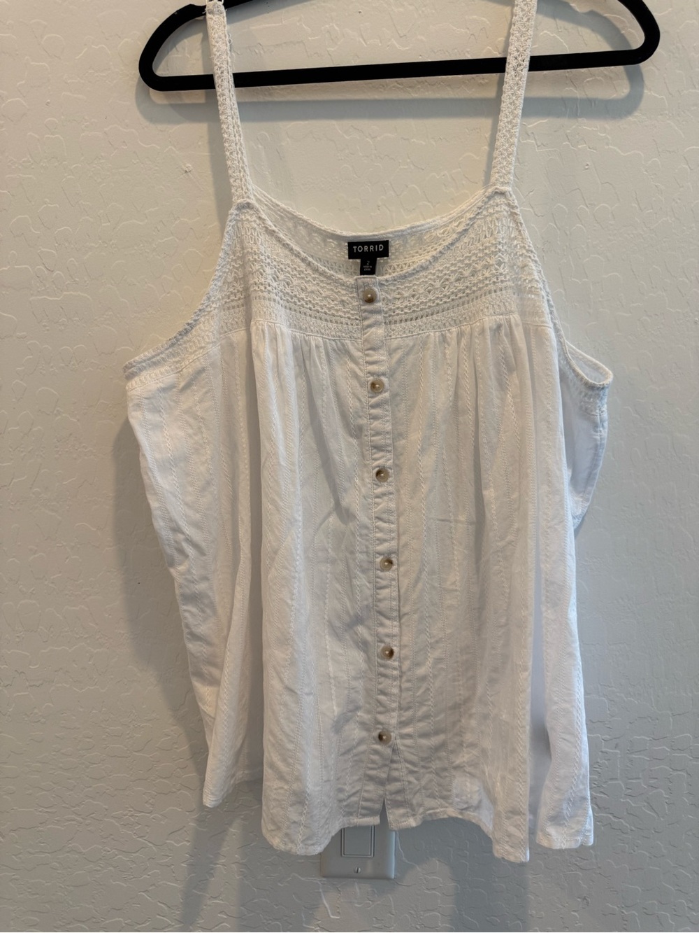 Torrid White Smocked Button‑Front Tank Top – Size 2 (Boho Inspired)